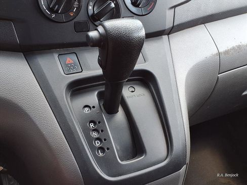 Used 2017 Nissan NV200 S FWD image 17