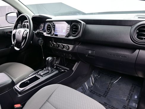 Used 2022 Toyota Tacoma SR AWD/4WD image 14