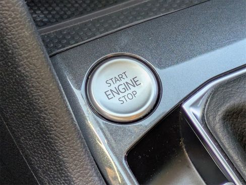 Certified 2023 Volkswagen Tiguan SE image 15