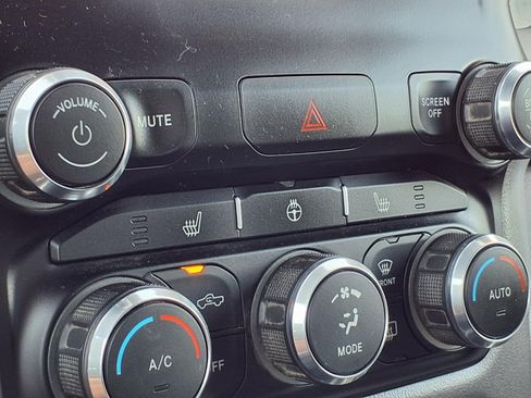 Used 2022 RAM 1500 Big Horn AWD/4WD image 5