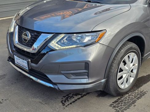 Used 2018 Nissan Rogue S image 10