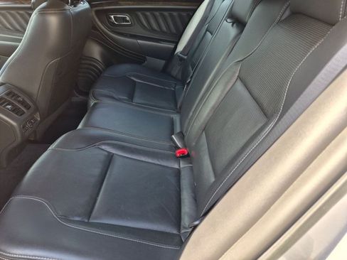 Used 2017 Ford Taurus Limited FWD image 19