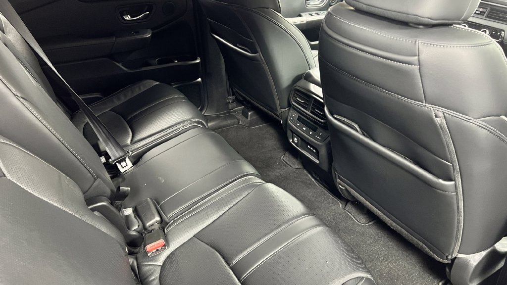 Used 2025 Honda Pilot Elite image 18