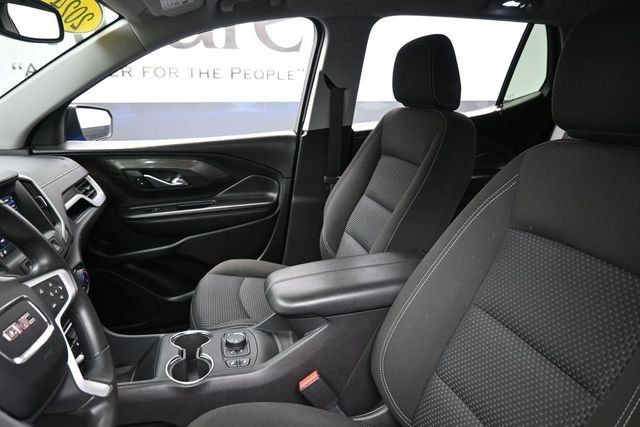 Used 2024 GMC Terrain SLE w/ Driver Convenience Package FWD image 17