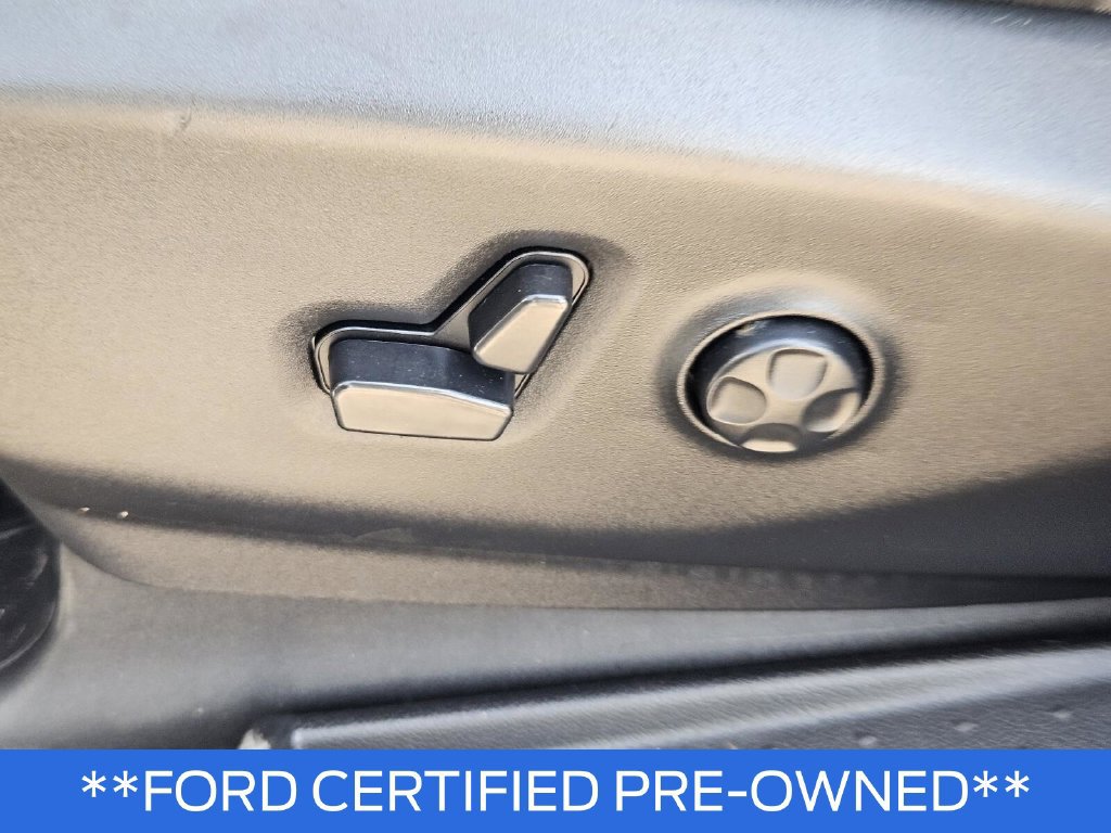 Used 2023 Chrysler Pacifica Touring FWD image 20