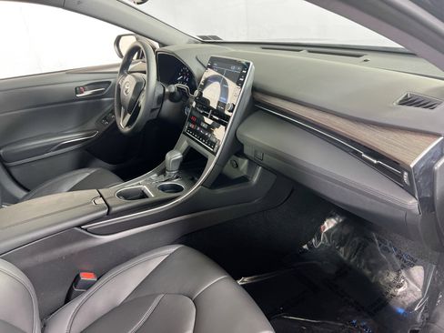 Used 2019 Toyota Avalon XLE w/ Moonroof Package image 28