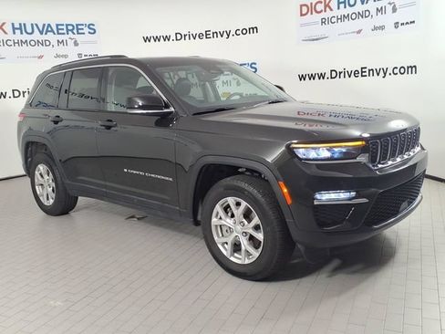 Used 2023 Jeep Grand Cherokee Limited AWD/4WD image 3