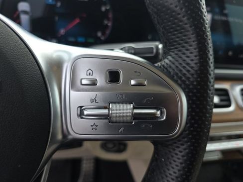 Used 2023 Mercedes-Benz GLS 450 4MATIC image 14