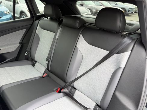 Used 2023 Volkswagen ID.4 Pro RWD image 41