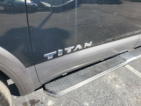 Certified 2021 Nissan Titan Platinum Reserve image 9