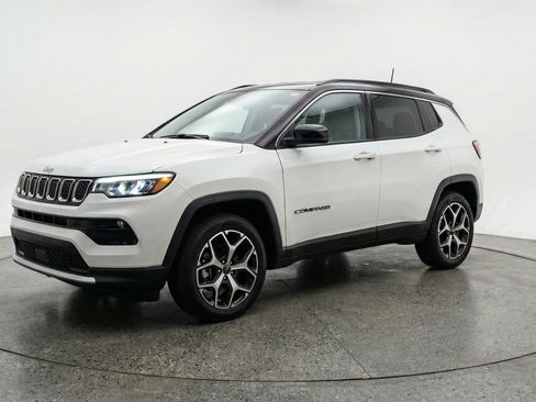 Used 2025 Jeep Compass Limited AWD/4WD image 3