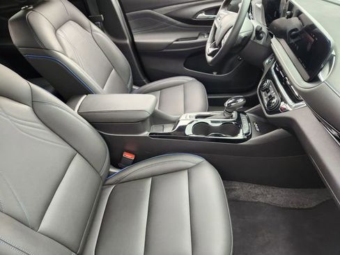 Used 2025 Buick Envista Sport Touring w/ Convenience I Package FWD image 14