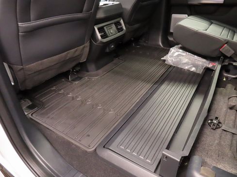 Used 2025 Ford F450 Platinum w/ FX4 Off-Road Package image 53