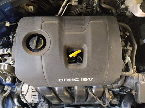 Used 2017 Hyundai Elantra Limited FWD image 30