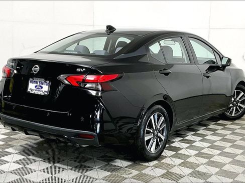 Used 2021 Nissan Versa SV image 12