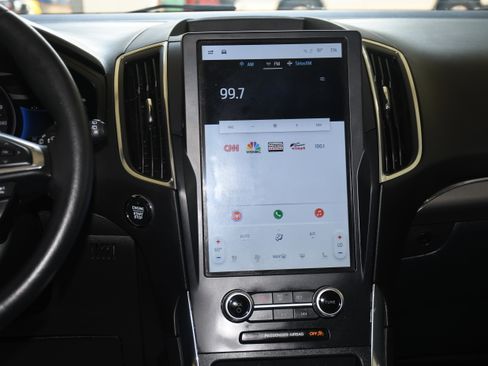 Used 2024 Ford Edge Titanium image 18