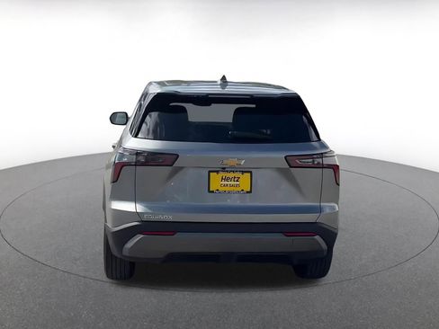 Used 2025 Chevrolet Equinox LT FWD image 12