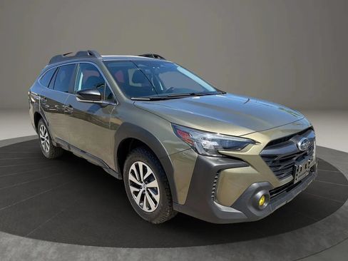 Used 2023 Subaru Outback Premium AWD/4WD image 3