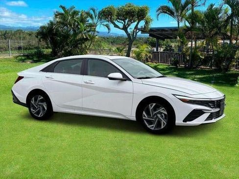New 2025 Hyundai Elantra SEL image 28