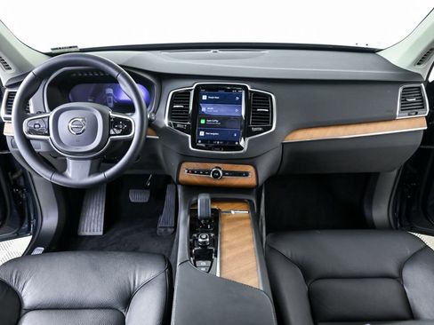 Certified 2023 Volvo XC90 B5 Plus AWD/4WD image 19