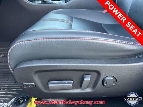 Used 2019 Toyota Highlander SE image 20