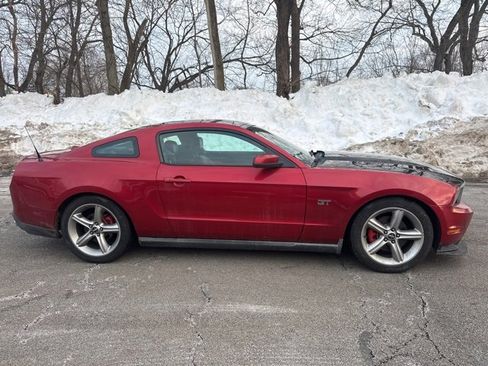 Used 2010 Ford Mustang GT image 2