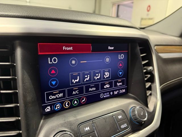 Certified 2023 GMC Acadia SLE w/ Driver Convenience Package AWD/4WD image 19