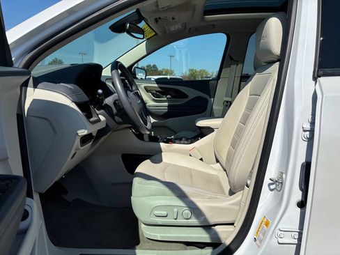 Used 2022 GMC Terrain Denali w/ Denali Premium Package AWD/4WD image 16