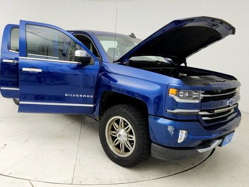 Used 2017 Chevrolet Silverado 1500 LTZ Z71 w/ LTZ Plus Package image 10