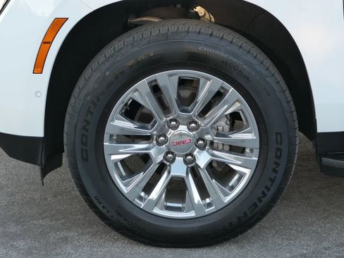 Used 2025 GMC Yukon Denali image 10