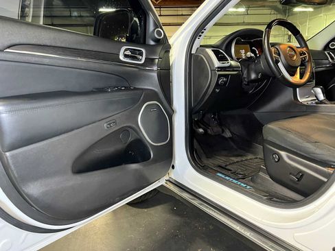 Used 2018 Jeep Grand Cherokee Summit AWD/4WD image 20