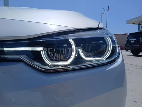 Used 2018 BMW 330i xDrive Sedan AWD/4WD image 4