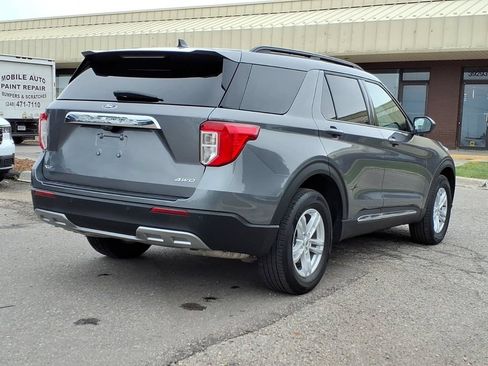 Used 2024 Ford Explorer XLT w/ Equipment Group 202A AWD/4WD image 5