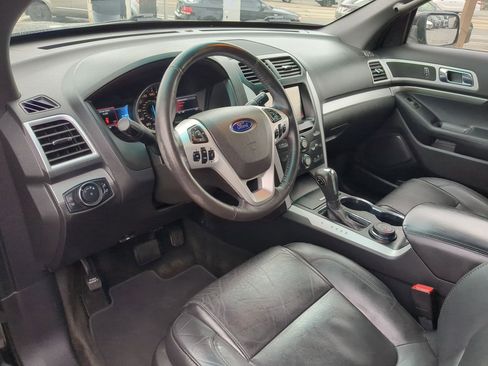 Used 2015 Ford Explorer XLT w/ Equipment Group 202B image 13