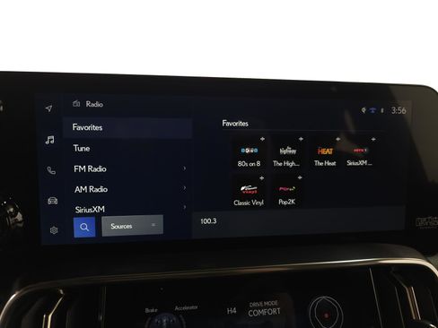 Used 2024 Lexus LX 600 4WD w/ Appearance Package image 28