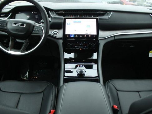 New 2025 Jeep Grand Cherokee L Limited w/ Luxury Tech Group II AWD/4WD image 5