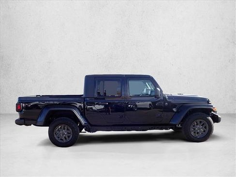 New 2025 Jeep Gladiator Sport image 5