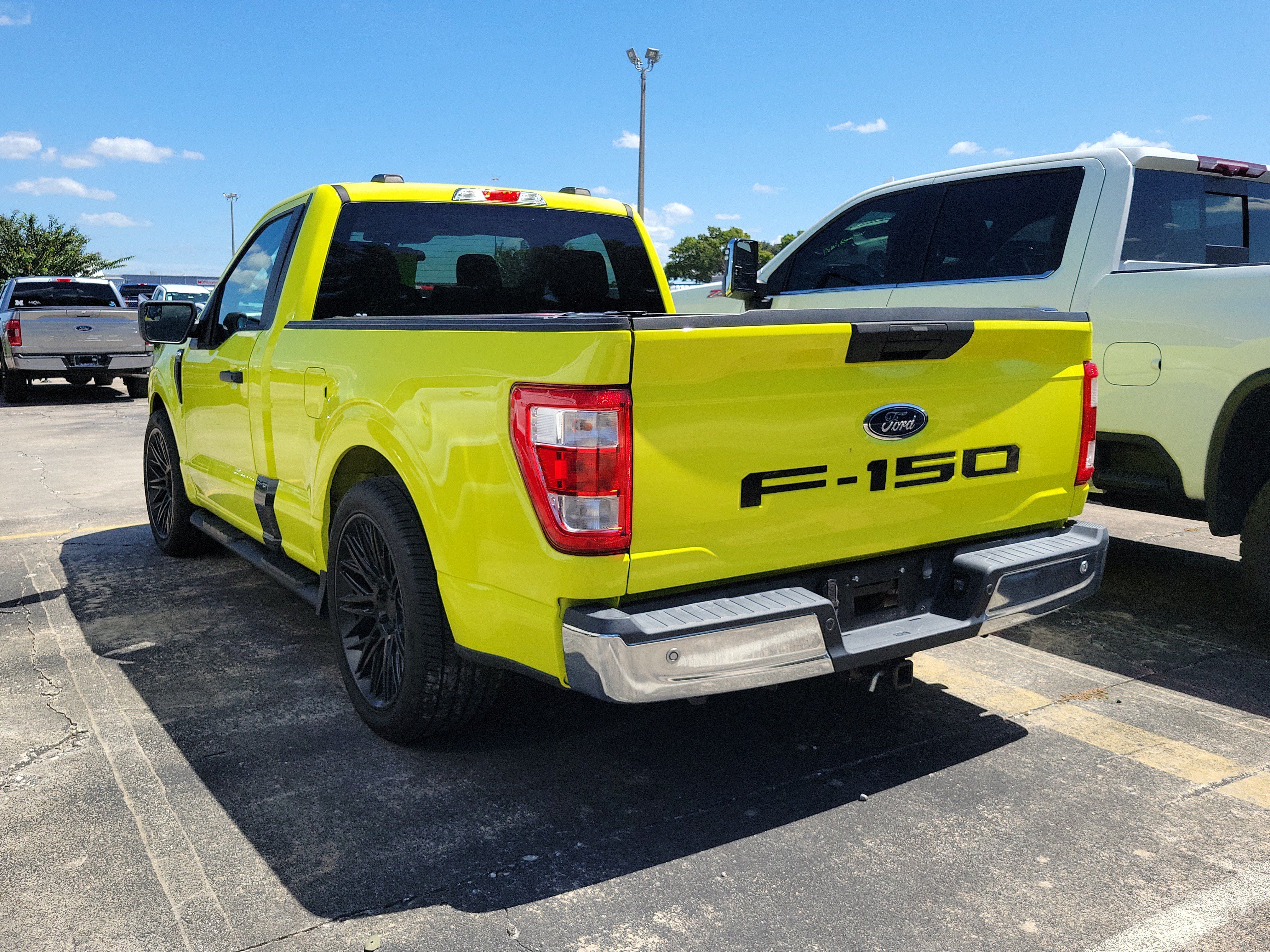 Used 2022 Ford F150 XL w/ Equipment Group 101A High RWD image 4
