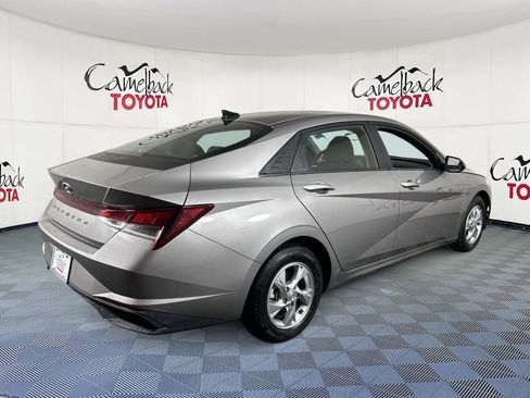Used 2021 Hyundai Elantra SE image 8