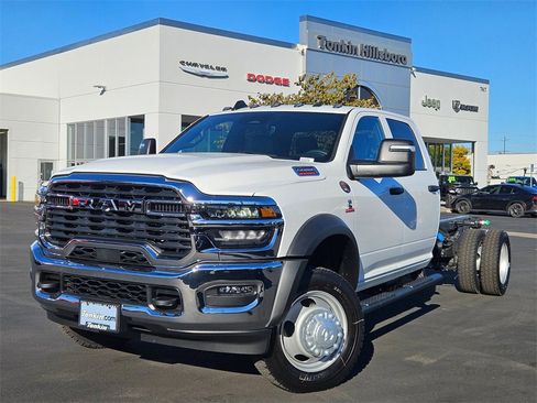 New 2026 RAM 5500 Tradesman w/ Chrome Appearance Group image 2