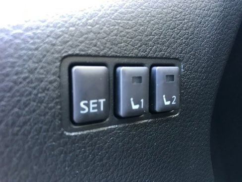 Used 2017 Nissan Rogue SL image 15