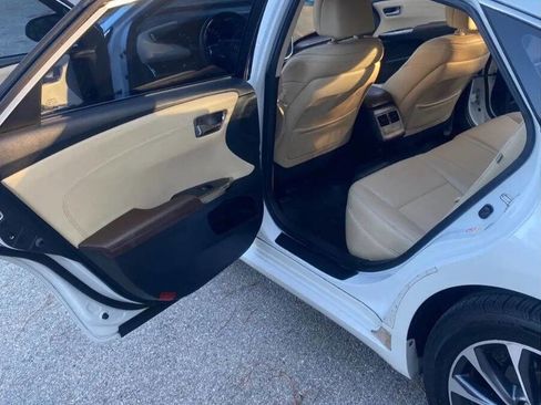 Used 2016 Toyota Avalon XLE Plus image 11