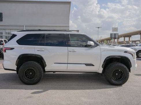 Used 2023 Toyota Sequoia Platinum AWD/4WD image 4