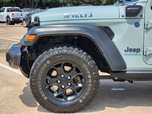 Used 2023 Jeep Wrangler Unlimited w/ Sun & Screen Package AWD/4WD image 5