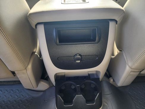 Used 2009 GMC Sierra 1500 SLT w/ Suspension Package, Off-Road image 11