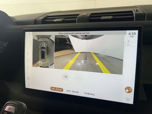 Used 2023 Land Rover Defender 130 SE image 32