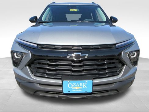 New 2026 Chevrolet TrailBlazer LT w/ Convenience Package FWD image 9