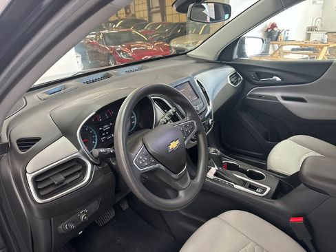 Used 2020 Chevrolet Equinox LS w/ LS Convenience Package image 8