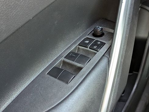 Used 2024 Toyota Corolla Cross LE FWD image 21