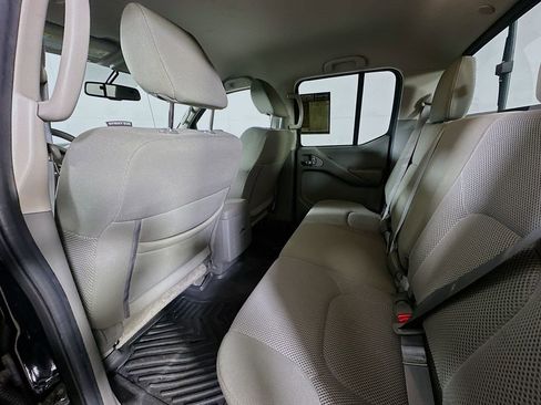 Used 2021 Nissan Frontier SV w/ Midnight Edition Floor Mats AWD/4WD image 11